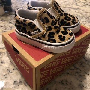 🚫SOLD🚫NWOT Cheetah Vans